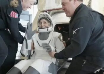 ९महिना अन्तरिक्षमा बसेर फर्किंए सुनिता र बुच(तस्बिरहरु)