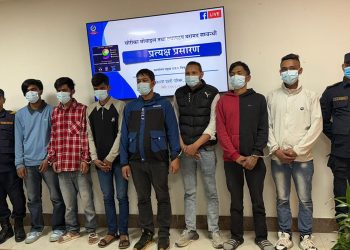 चोरीका २ सय ७१ थान मोबाइलसहित ७ जना पक्राउ