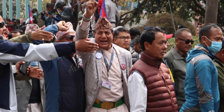 एयरपोर्ट आसपासको ट्राफिक अस्तव्यस्त