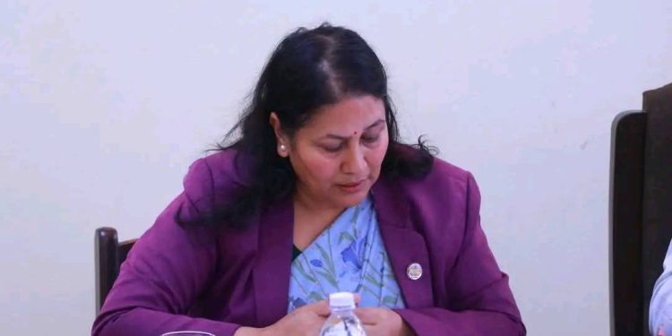 शिक्षामन्त्री भट्टराईले दिइन् राजीनामा