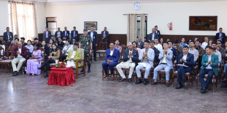 प्रधानमन्त्रीसँग ‘मेरो डान्स युनिभर्स’ र ‘मेरो भ्वाइस युनिभर्स’ शृङ्खलाका प्रतियोगीहरूको भेट