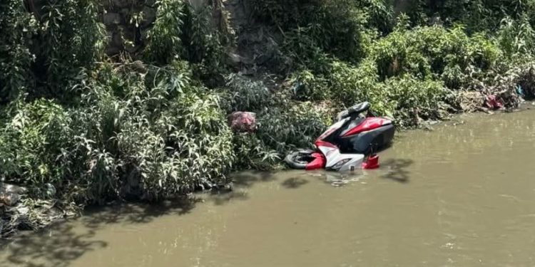 धोबिखोलामा स्कुटर दुर्घटना