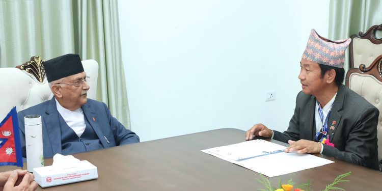 हर्क साम्पाङले भेटे प्रधानमन्त्रीलाई