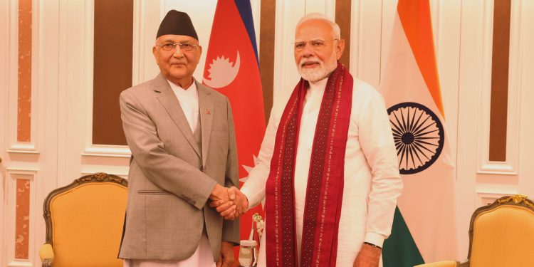 प्रधानमन्त्री ओली र भारतीय समकक्षी मोदीबीच भेटवार्ता