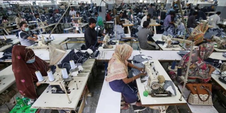 भारतद्वारा बंगलादेशी तयारी कपडा र खाद्यवस्तु आयातमा प्रतिबन्ध