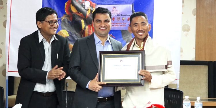 मिर्गौला प्रत्यारोपणपछि सगरमाथाको सफल आरोहण गरेका पेम्बा शेर्पा प्रत्यारोपणको एम्बास्डर