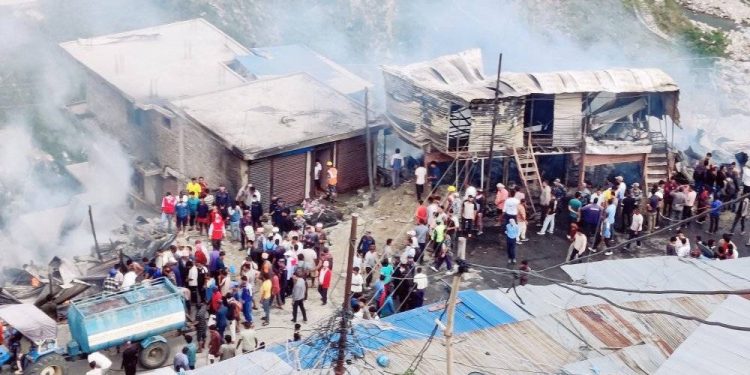 बाजुराको बाम्का बजारमा आगलागी: सुदूरपश्चिम प्रदेश सरकारले ४० लाख सहयोग गर्ने