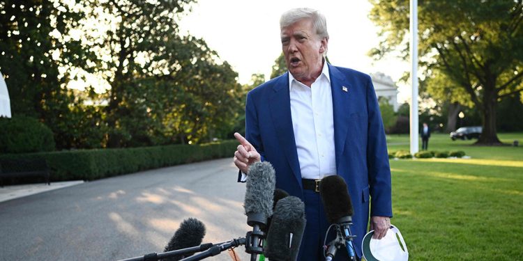 इजरायल र इरानमाथि खनिए ट्रम्प