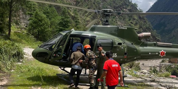 चिनियाँ भूमिमा होल्ड भएको नेपाली सेनाको हेलिकोप्टर फर्कियो