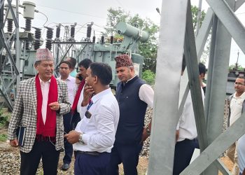 लोडसेडिङको तालिका आएपछि चितवन पुगे हितेन्द्रदेव शाक्य