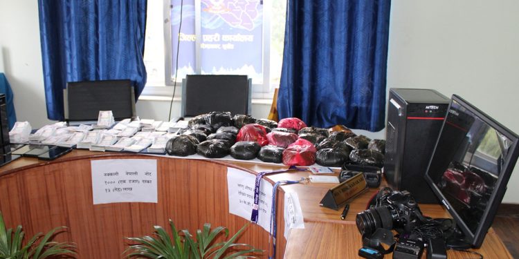 सुर्खेतमा ठूलो मात्रामा नक्कली नोट र लागूऔषध अफिमसहित ५ जना पक्राउ