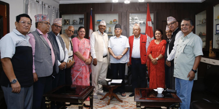 ज्येष्ठ नागरिकले प्रचण्डलाई भने- आर्थिक वर्गीकरणका आधारमा भत्ता दिने व्यवस्था मिलाइयोस्