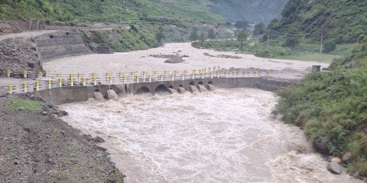 बाढीले त्रिशूली नदी हुँदै बुढीगण्डकीसम्म असर, सरकारले भन्यो : सतर्क रहनू