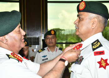 सहायक रथी रविन्द्र खत्री उपरथीमा बढुवा, दर्ज्यानी चिह्न प्रदान