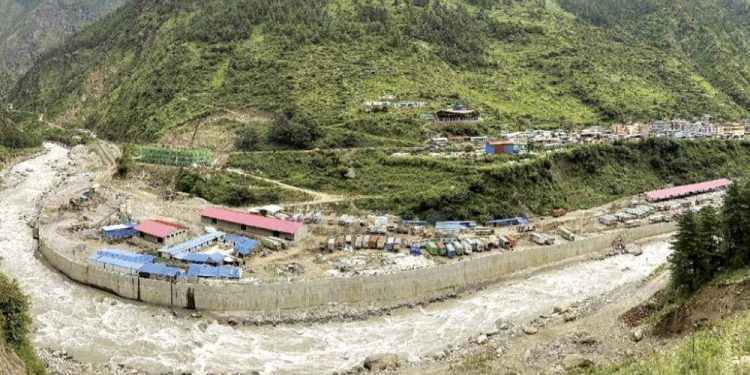 रसुवागढी बाढीमा १६ जना बेपत्ता, त्रिशूली नदीबाट दुईजनाको सकुशल उद्धार