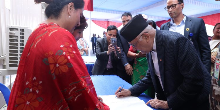 एमाले केन्द्रीय कमिटी बैठक (तस्बिरहरू)