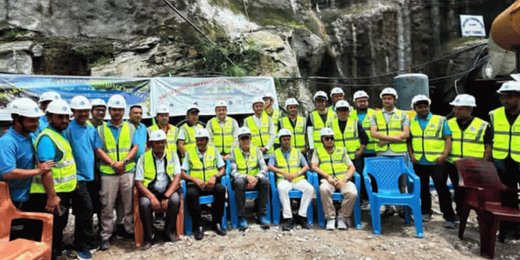 भोटेकोशी-१ जलविद्युत् आयोजनाको हेडरेस सुरुङ ‘ब्रेक थ्रु’