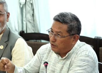 सांसद लिम्बू भन्छन्, ‘करोडौँ चन्दा दिन तयार हुने बोर्डिङ ५ विद्यार्थीलाई निःशुल्क पढाउनुपर्छ भन्दा किन कोकोहोलो ?’