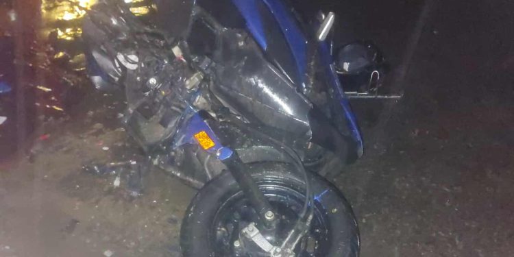 जडीबुटीमा स्कुटर बसमा ठोक्किँदा दुई युवकको मृत्यु