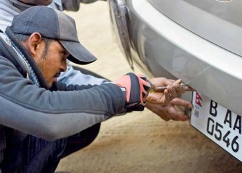 इम्बोस्ड नम्बर प्लेट जडान गर्न कति लाग्छ दस्तुर ?