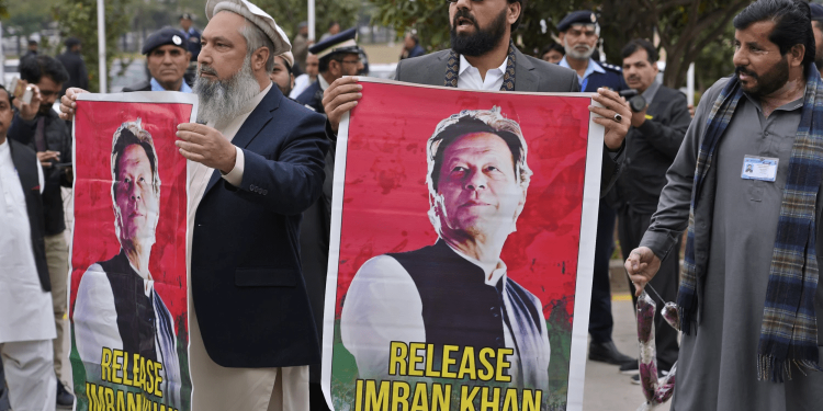 इमरान खानको पार्टी पीटीआईका १०८ नेतालाई काराबास, विपक्षी नेता उमर अय्युबलाई १० वर्ष कैद