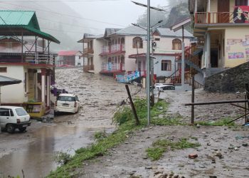 उत्तराखण्ड बाढीः हराइरहेकाहरूको खोजी जारी, ९ सैनिक पनि बेपत्ता
