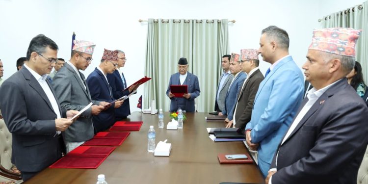 नवनियुक्त ४ भीसीले लिए शपथ