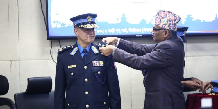 आईजीपी खापुङलाई दर्ज्यानी चिह्न