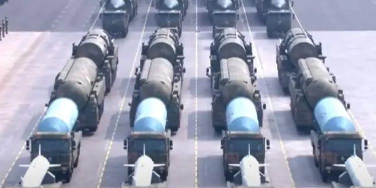 चीनले पहिलोपटक देखायो यो आणविक मिसाइल