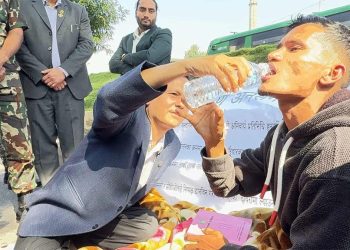 ओलीलाई कारबाहीको मागमा गृहमन्त्री भन्छन्,’जाहेरी परिसकेको छ, हामी प्रयासरत छौं’