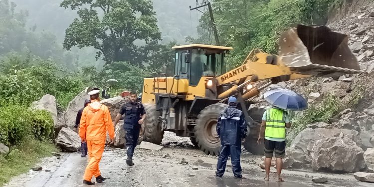 काठमाडौं उपत्यका भित्रिने र बाहिरिने सवारीसाधन २० गतेसम्मका लागि बन्द