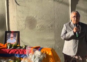 विपिनको शव नजिकै उभिएर प्रधानमन्त्रीले भनिन्- विपिन प्रत्येक नेपाली आमाको छोरा