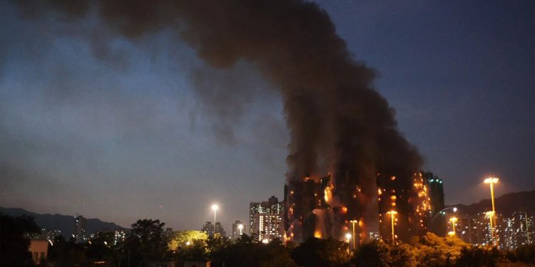 हङकङ आगलागी हुँदा मृत्यु हुनेको संख्या ४४ पुग्यो, ४५ जना गम्भीर घाइते