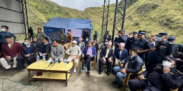 बञ्चरेडाँडाको अवरोध खुल्योः १५ दिनभित्र पूर्वसहमति कार्यान्वयन गर्ने मन्त्री घिसिङको प्रतिबद्धता