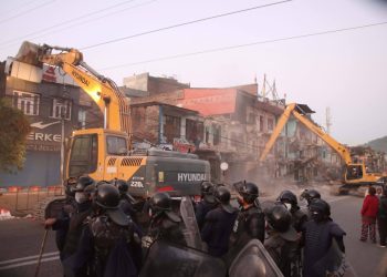 हेटौंडा सडक विस्तार कार्य तत्कालका लागि स्थगित