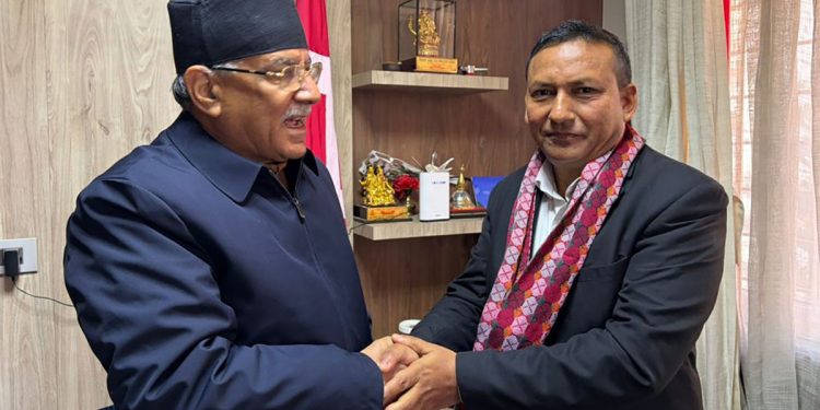 हर्क साम्पाङले निलम्बन गरेका डा.मित्र परियार नेकपामा प्रवेश