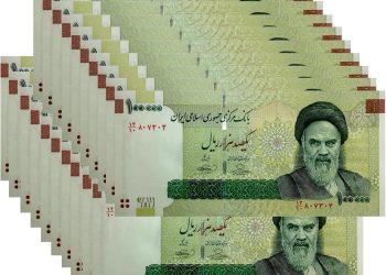 इरानी रियालको मूल्यमा इतिहासकै ठूलो गिरावटः क्रयशक्ति शून्यतिर