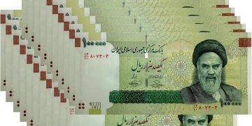 इरानी रियालको मूल्यमा इतिहासकै ठूलो गिरावटः क्रयशक्ति शून्यतिर