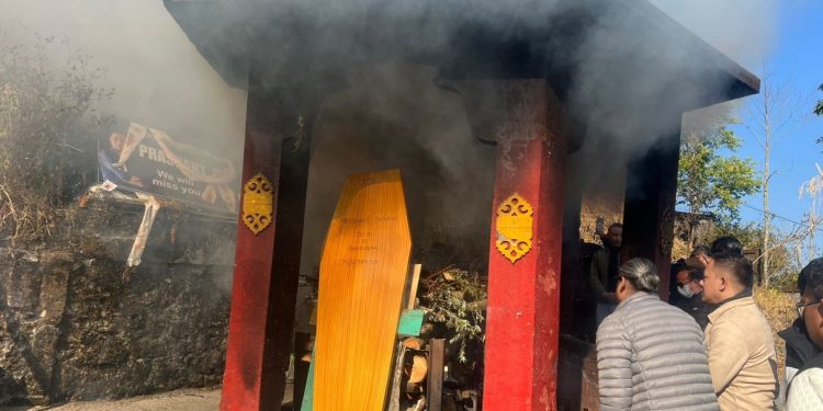 बौद्ध परम्पराअनुसार जन्मथलोमा गरियो प्रशान्त तामाङको अन्त्येष्टि