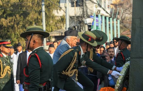 पृथ्वीनारायण शाहको सालिकमा माल्यार्पण(तस्बिरहरू)
