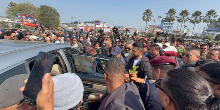 चुनावी अभियानका लागि चितवन पुगे रवि लामिछाने