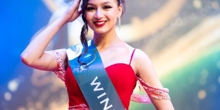 नाट मिस एअर होस्टेस सिजन–३ को उपाधि रितिका सुनारलाई, यति एयरलाइन्समा ‘केबिन क्रु’ को अवसर