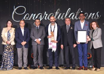 नेपाल लाइफ कर्पोरेट एक्सिलेन्स अवार्ड २०२५ बाट सम्मानित