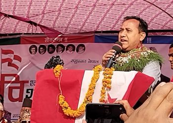 अछाम पुगेर विश्वप्रकाशले भने- देउवालाई सम्मान, गगनलाई शासन