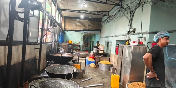 त्रिपुरेश्वरको बागमती स्विट्समा अनुगमन, उत्पादन-बिक्री रोक