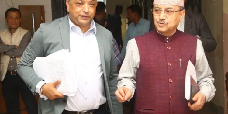 कांग्रेसभित्र विवाद झन् चर्कियोः स्पष्टीकरण मागिएपछि खड्काले भने-‘हाँस्यास्पद र निरर्थक’