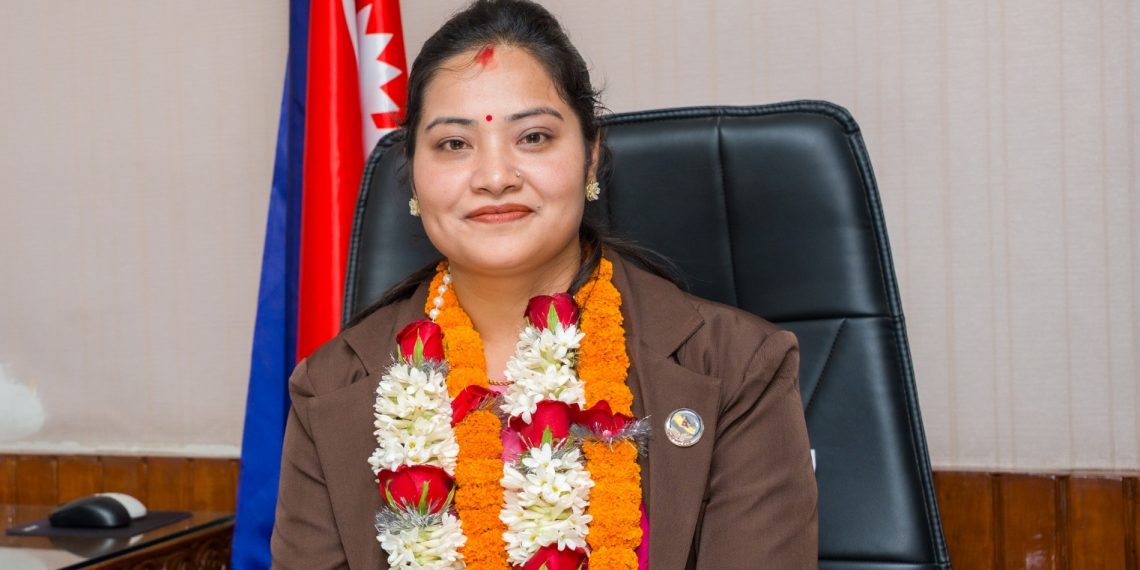 मालपोत र नापीमा बिचौलिया निषेध गर्न भूमिमन्त्री रावलकाे निर्देशन, परिचयपत्र हेरेर मात्र भित्र पठाइने