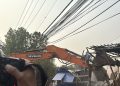 काठमाडौंमा सुकुम्बासी बस्ती हटाउन सुरु, बिहानैदेखि डोजर परिचालन