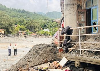 बाढीको भेल रोकियो, तर रोकिएको छैन पीडाको भेल