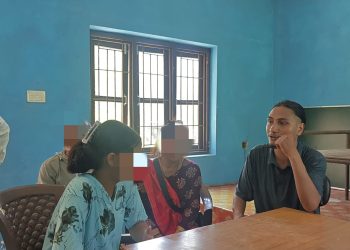 पञ्चकन्या होल्डिङ सेन्टर खाली गरियो, आफन्तको संरक्षणमा फर्किए बाढीमा आमाबुवा गुमाएका बालबालिका